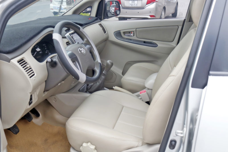 Toyota Innova E 2.0MT 2014 - 8