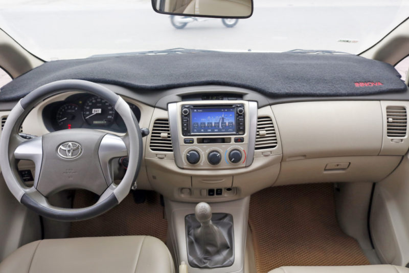 Toyota Innova E 2.0MT 2014 - 12