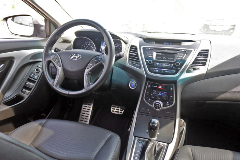 Hyundai Elantra GLS 1.8AT 2015 - 13