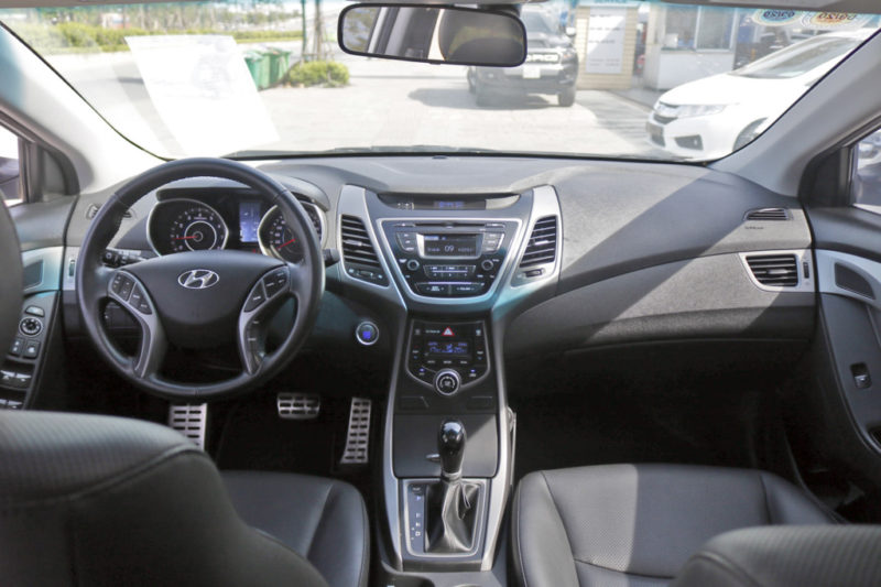 Hyundai Elantra GLS 1.8AT 2015 - 12