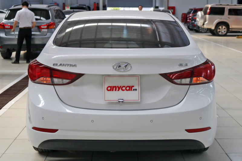 Hyundai Elantra GLS 1.8AT 2015 - 6