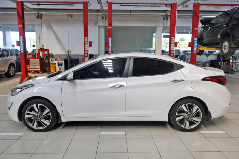 Hyundai Elantra GLS 1.8AT 2015 - 4