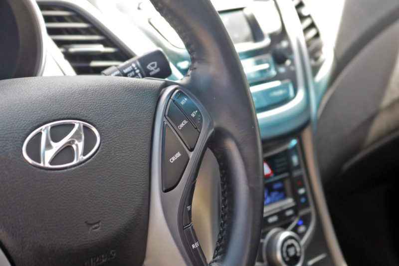 Hyundai Elantra GLS 1.8AT 2015 - 17