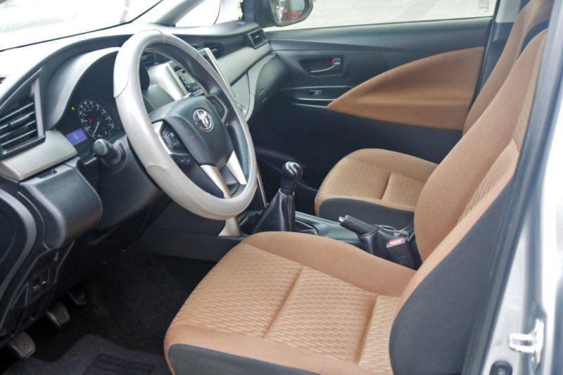 Toyota Innova E 2.0MT 2016 - 10