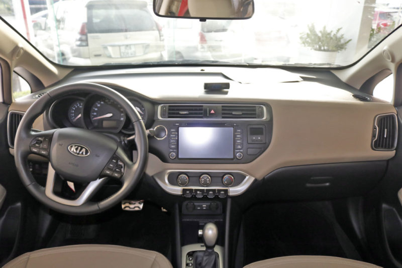 Kia Rio 1.4AT 2016 - 12