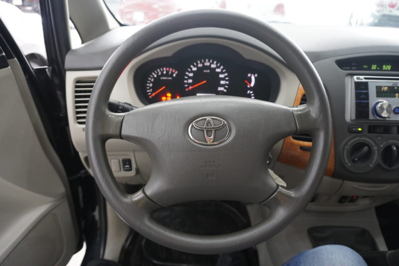 Toyota Innova G 2.0MT 2010 - 8