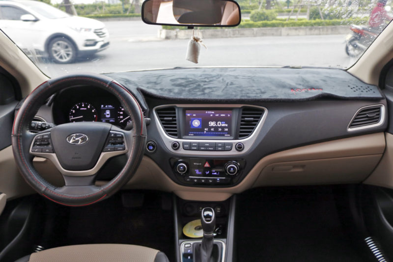 Hyundai Accent 1.4AT 2018 - 12