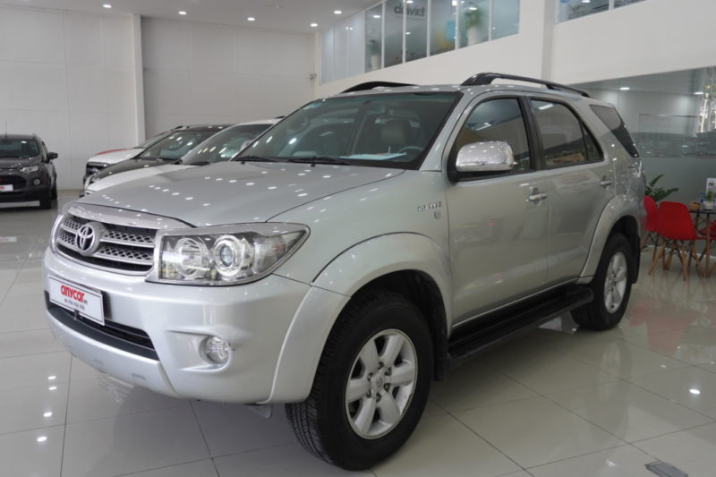 Toyota Fortuner 2.7AT 2011 - 2