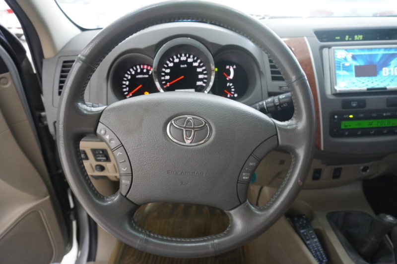 Toyota Fortuner 2.7AT 2011 - 9