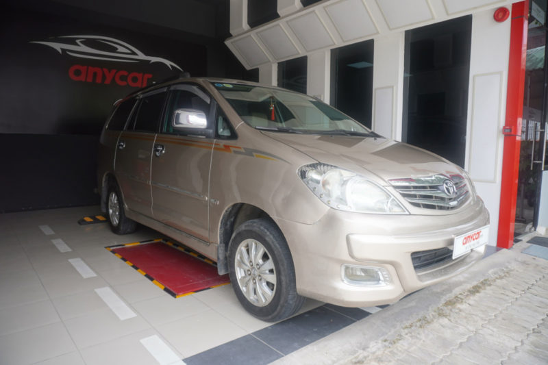 Toyota Innova 2.0MT 2012 - 1