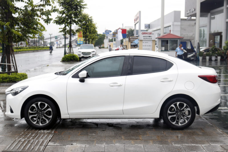 Mazda 2 Sedan 1.5AT 2015 - 4