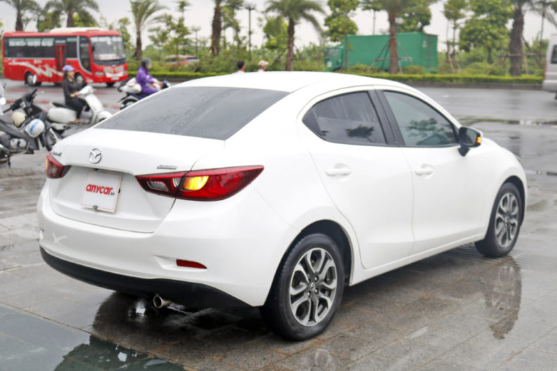 Mazda 2 Sedan 1.5AT 2015 - 7