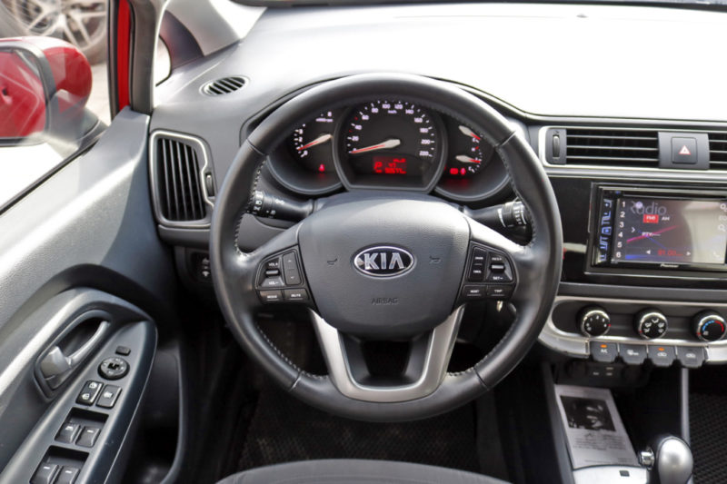 Kia Rio 1.4AT 2015 - 15