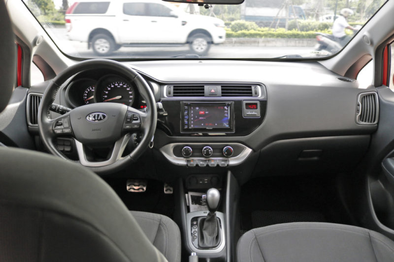 Kia Rio 1.4AT 2015 - 12