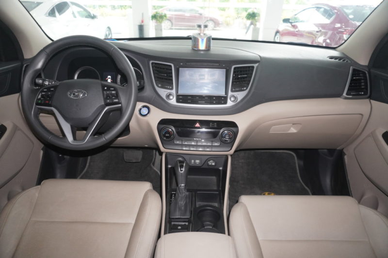 Hyundai Tucson 2.0AT 2015 - 19