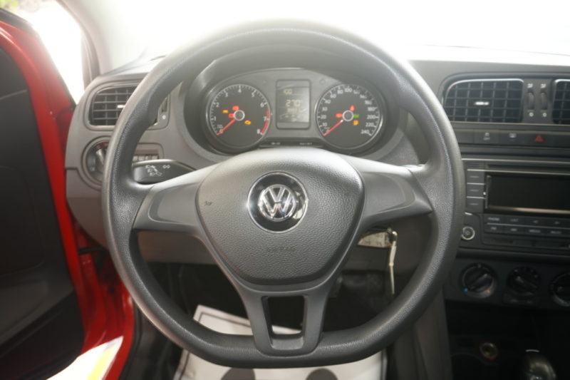 Volkswagen Polo 1.6AT 2016 - 14