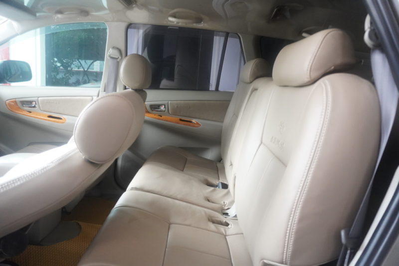 Toyota Innova 2.0MT 2012 - 18