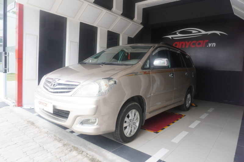 Toyota Innova 2.0MT 2012 - 2