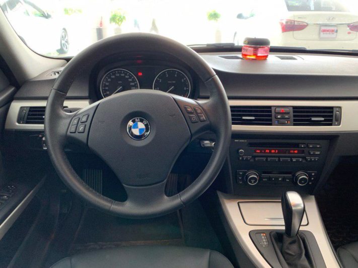 BMW 320i 2.0AT 2009 - 10