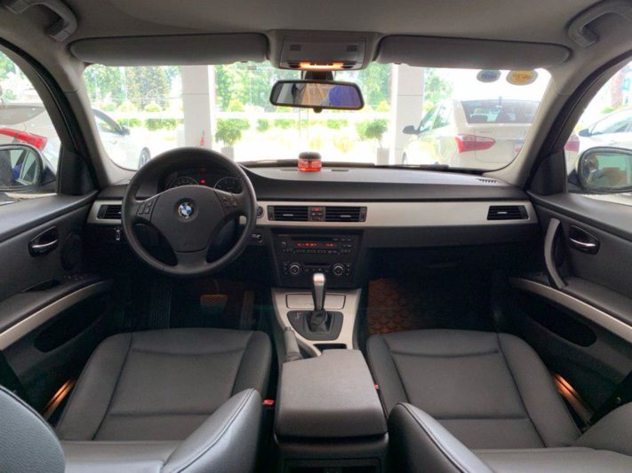 BMW 320i 2.0AT 2009 - 22