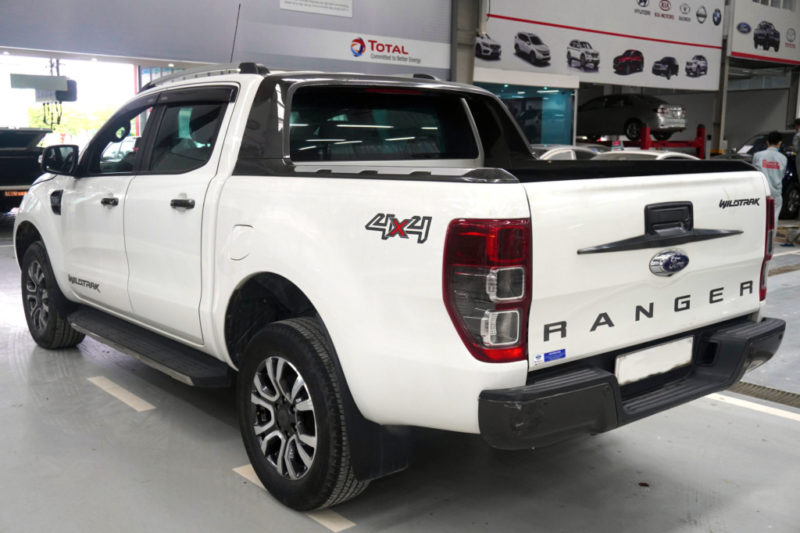 Ford Ranger Wildtrak 22L AT 4x4 2017 có gì với giá 866 triệu đồng