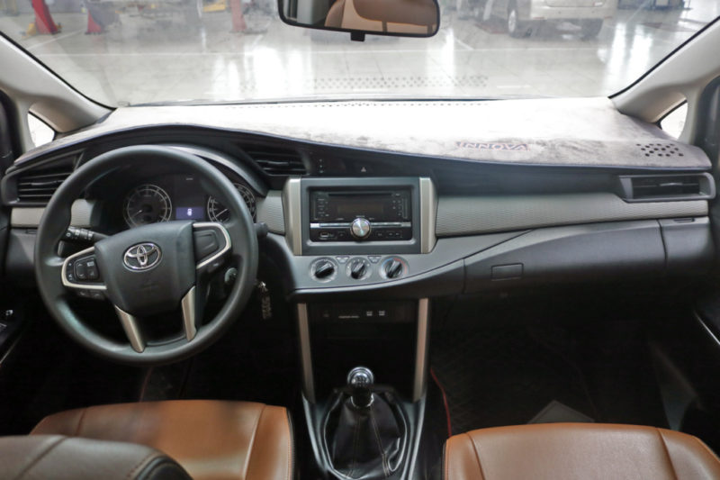 Toyota Innova E 2.0MT 2017 - 11