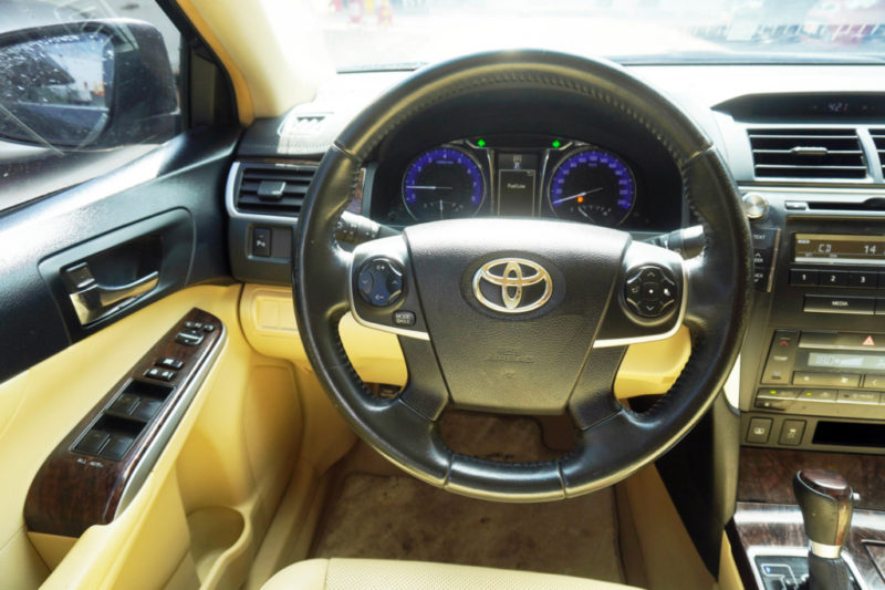 Toyota Camry E 2.0AT 2017 - 14