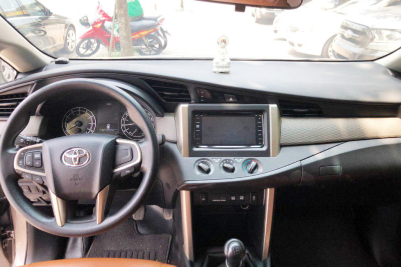 Toyota Innova 2.0MT 2018 - 7