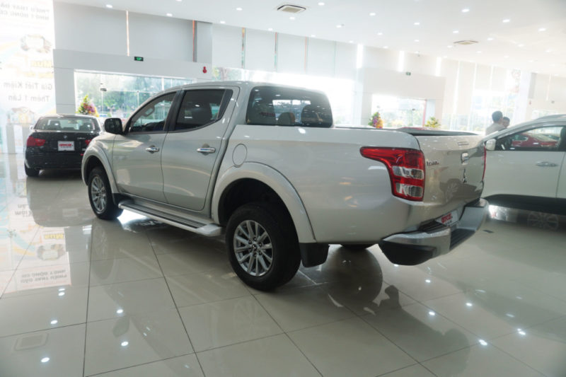 Mitsubishi Triton 4x2 AT 2.5AT 2017 - 5