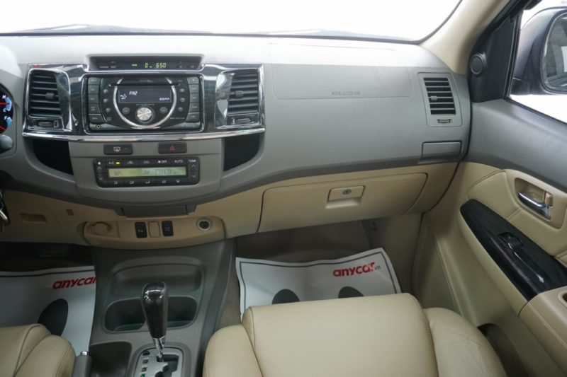 Toyota Fortuner V 4x2 2.7AT 2013 - 20