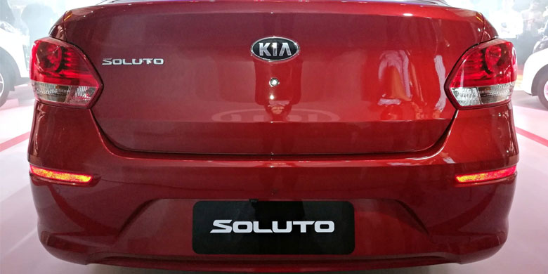 Đuôi xe kia Soluto 2019