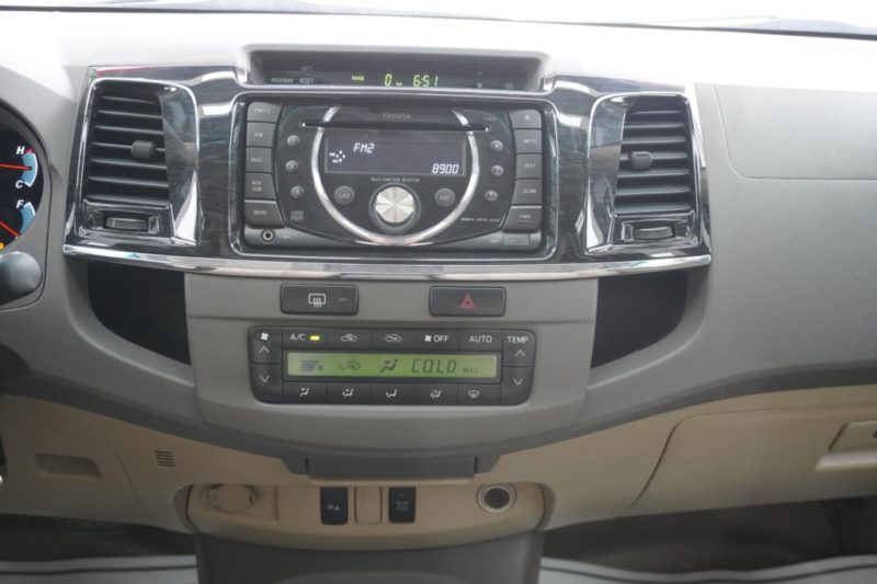 Toyota Fortuner V 4x2 2.7AT 2013 - 18