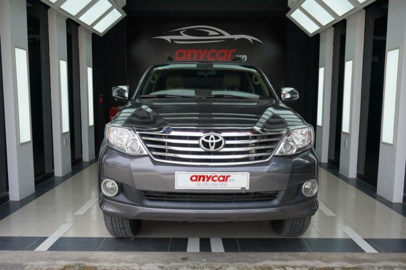 Toyota Fortuner V 4x2 2.7AT 2013 - 2