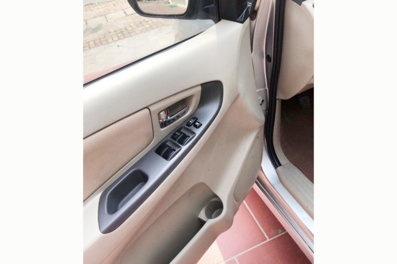 Toyota Innova E 2.0MT 2015 - 5