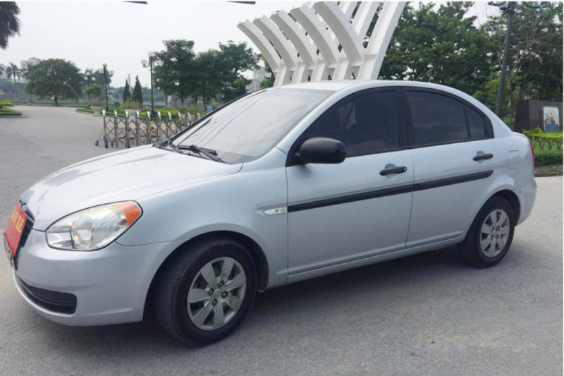 Hyundai Accent 1.4MT 2009 - 3