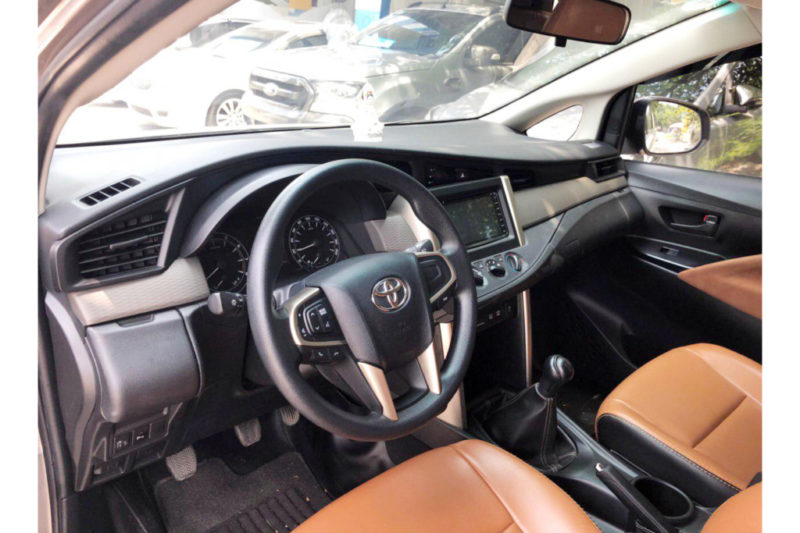 Toyota Innova 2.0MT 2018 - 6