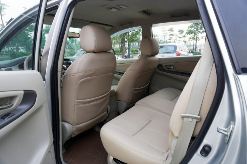 Toyota Innova 2.0MT 2015 - 18