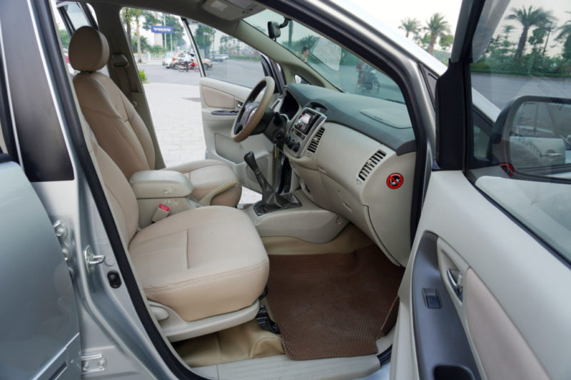 Toyota Innova 2.0MT 2015 - 10