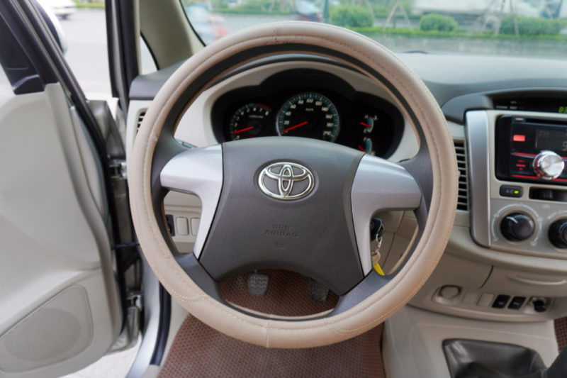 Toyota Innova 2.0MT 2015 - 13