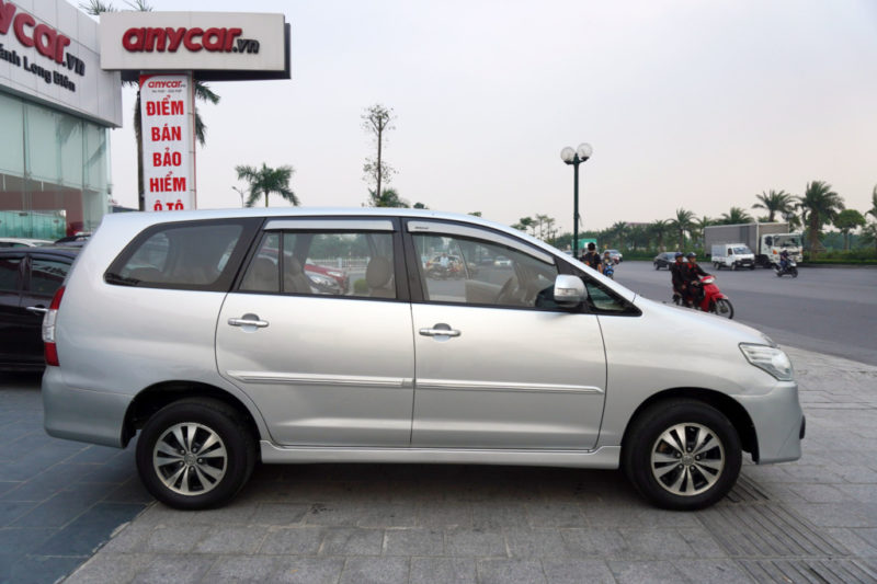 Toyota Innova 2.0MT 2015 - 8