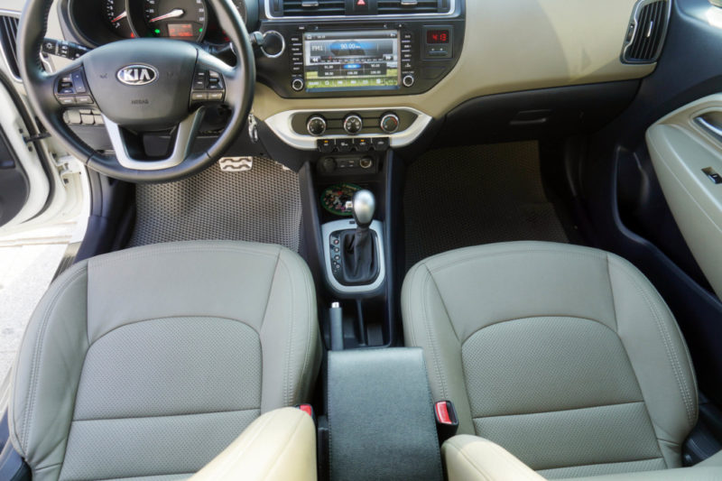 Kia Rio 1.4AT 2016 - 12