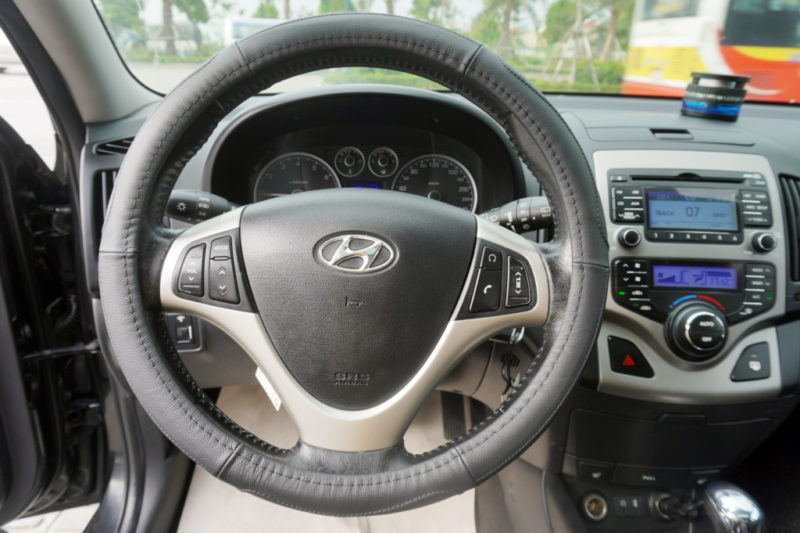 Hyundai i30 1.6AT 2009 - 13