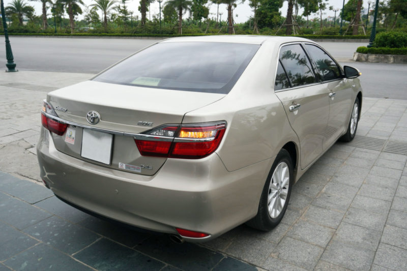 Toyota Camry E 2.0AT 2016 - 7