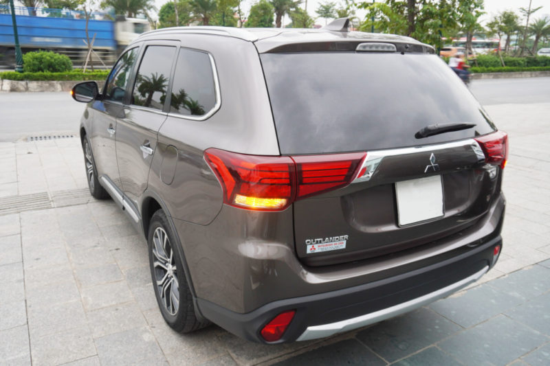 Mitsubishi Outlander CVT premium 2.0AT 2017 - 5