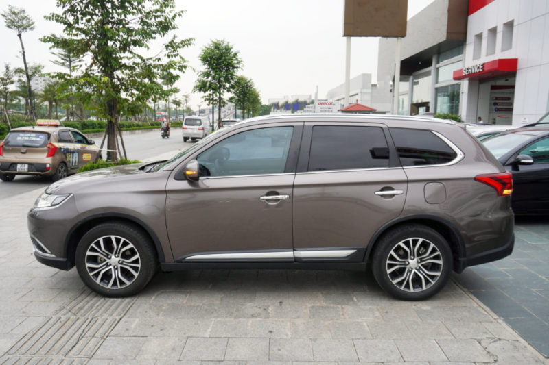 Mitsubishi Outlander CVT premium 2.0AT 2017 - 4