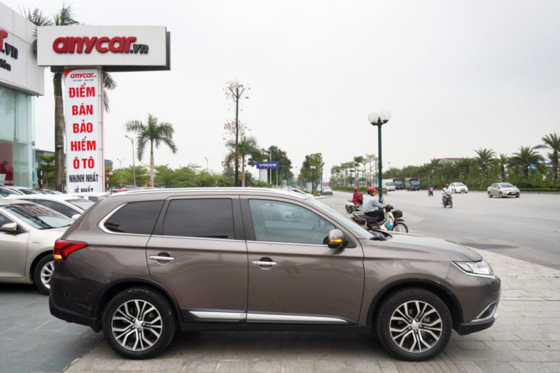 Mitsubishi Outlander CVT premium 2.0AT 2017 - 8