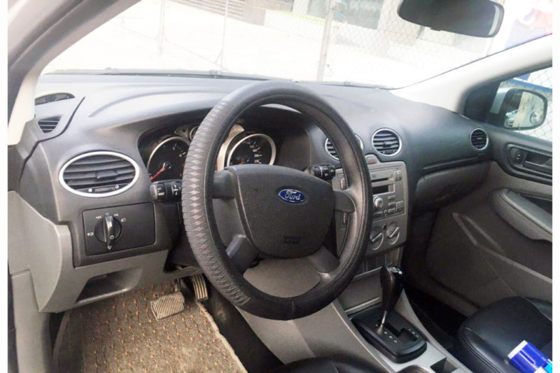 Ford Focus 1.8AT 2009 - 4