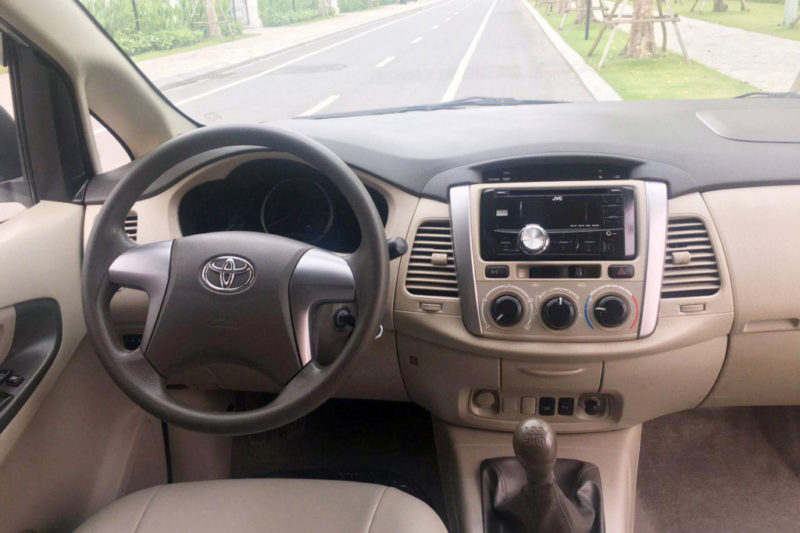 Toyota Innova E 2.0MT 2016 - 11