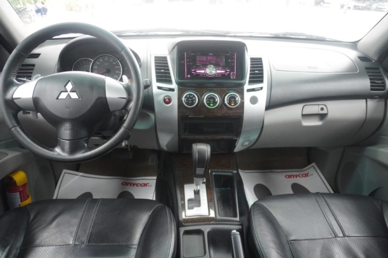 Mitsubishi Pajero Sport 4x2 3.0AT 2015 - 22