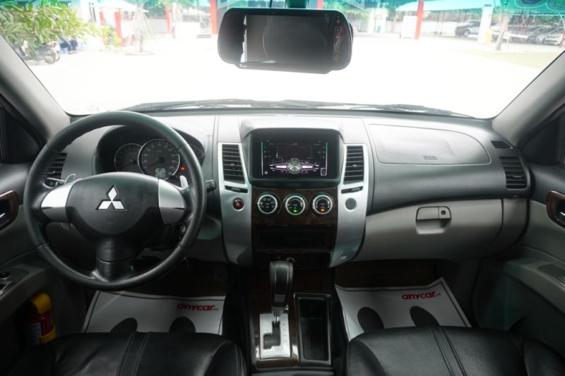 Mitsubishi Pajero Sport 4x2 3.0AT 2015 - 23